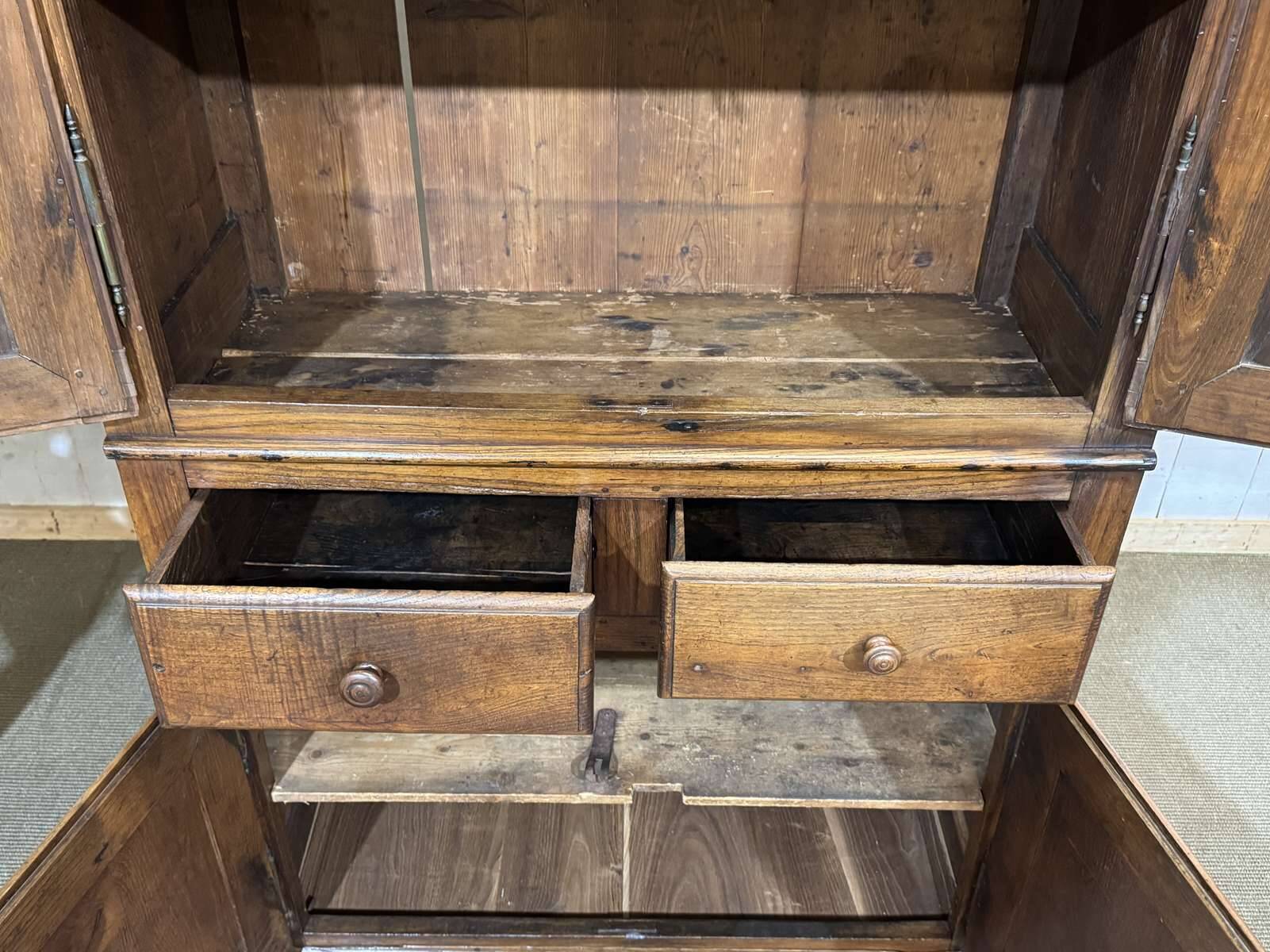 4-door buffet in chestnut from the late 19th century, originating from an old shop.
