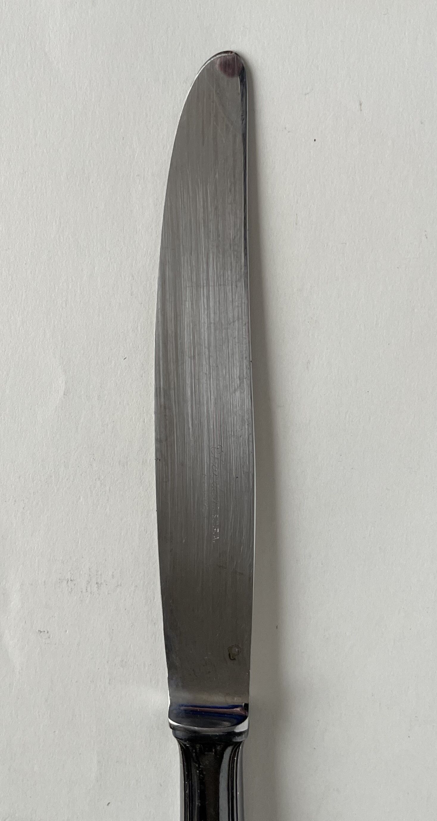 6 silver metal table knives