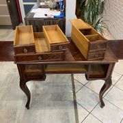 Louis XV style desk with 5 drawers and 2 shelves, late 19th century, 102x57cm