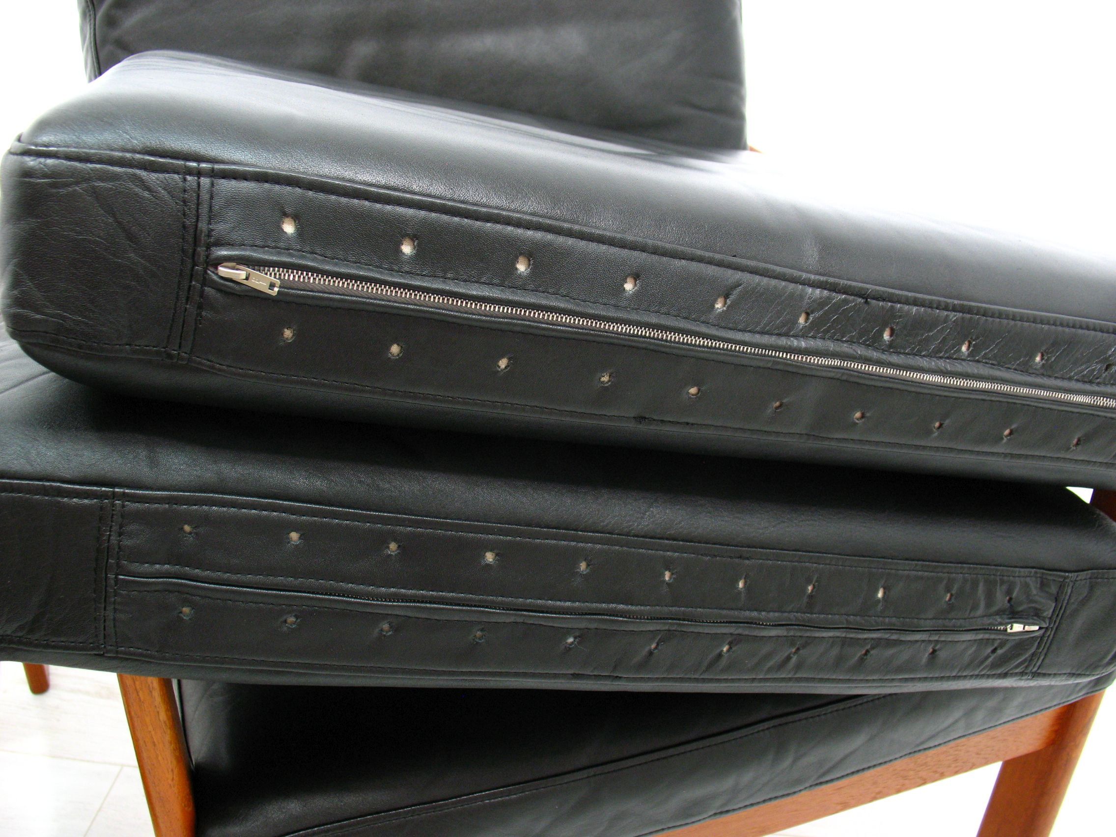 Lounge chairs by Illum Walkelsø for Niels Eilersen, 1960s