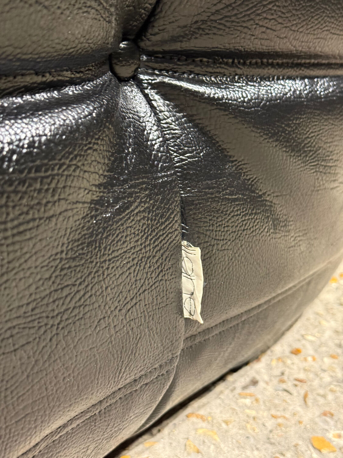 Togo angle faux leather Black - Ligne Roset