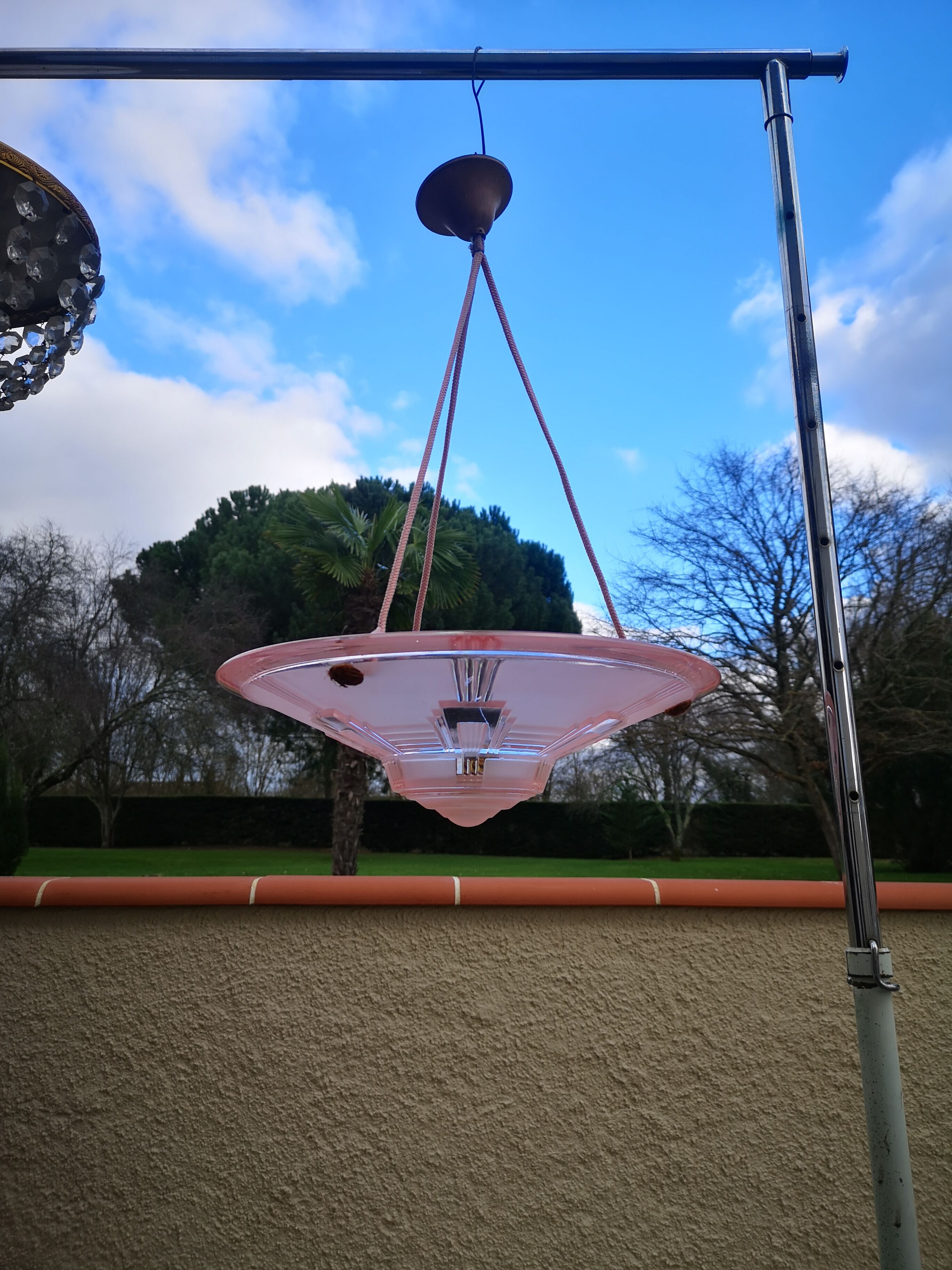 Glass pendant light