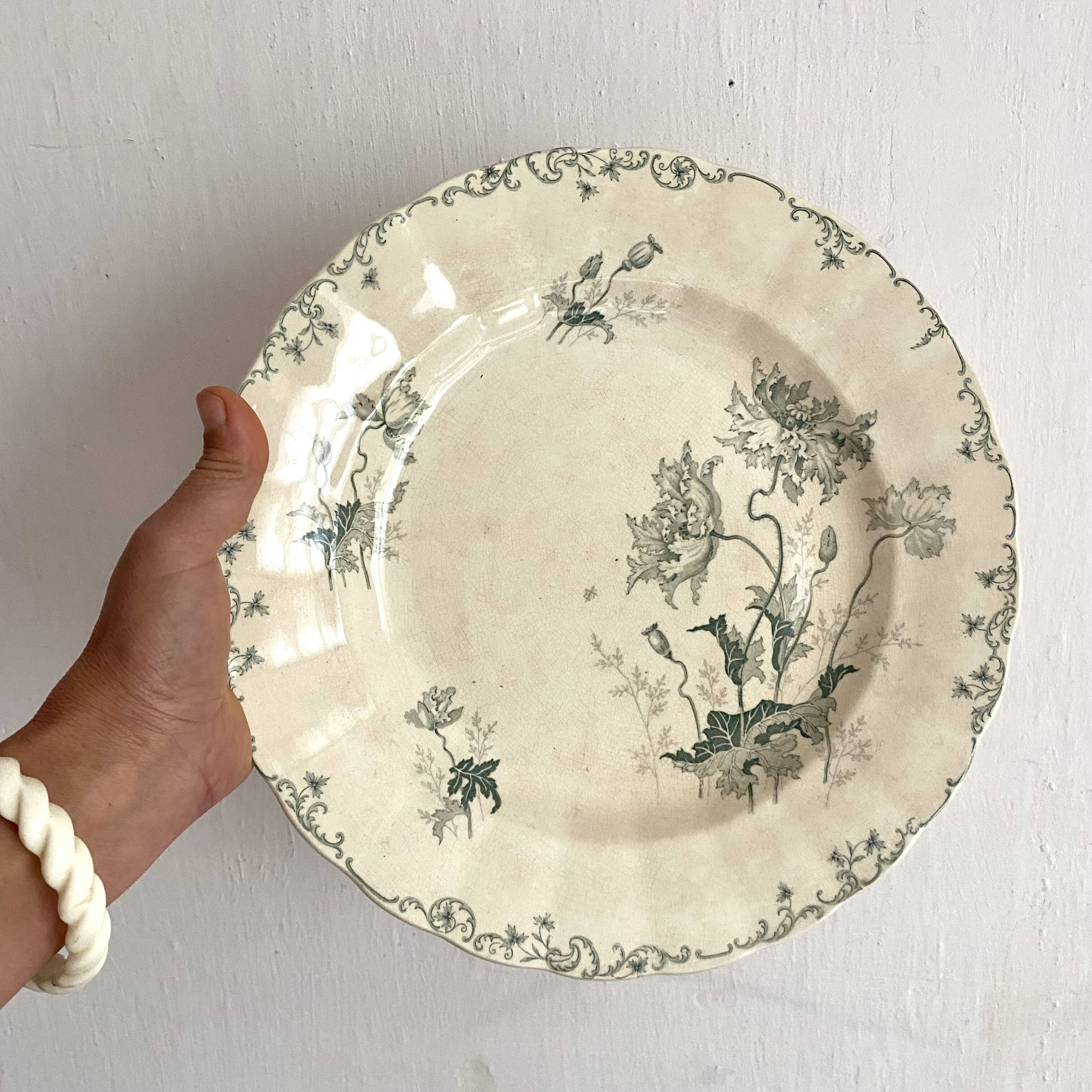 Old iron earth dish, Pavot model