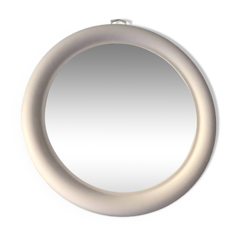 Round mirror