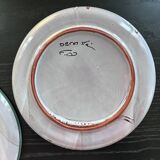 Pair of plates with thistle decoration