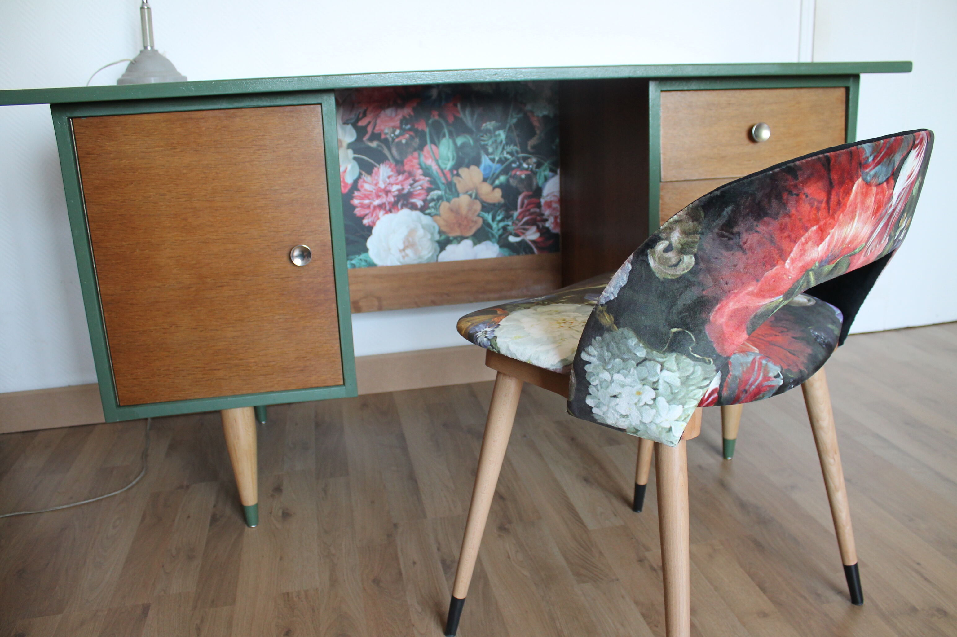 Restored office, 60/70 year, forest green and ancient flowers