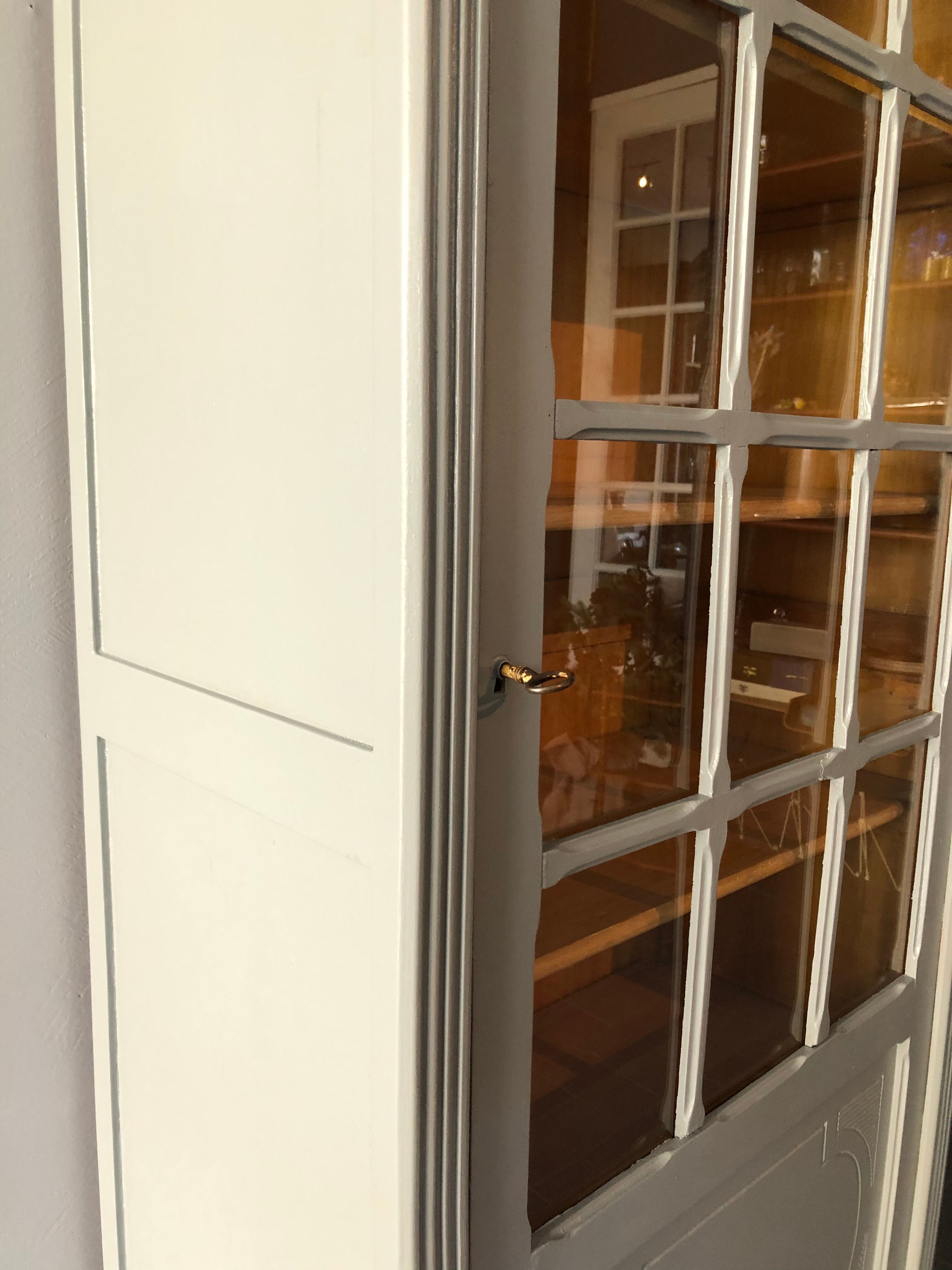 Glass showcase