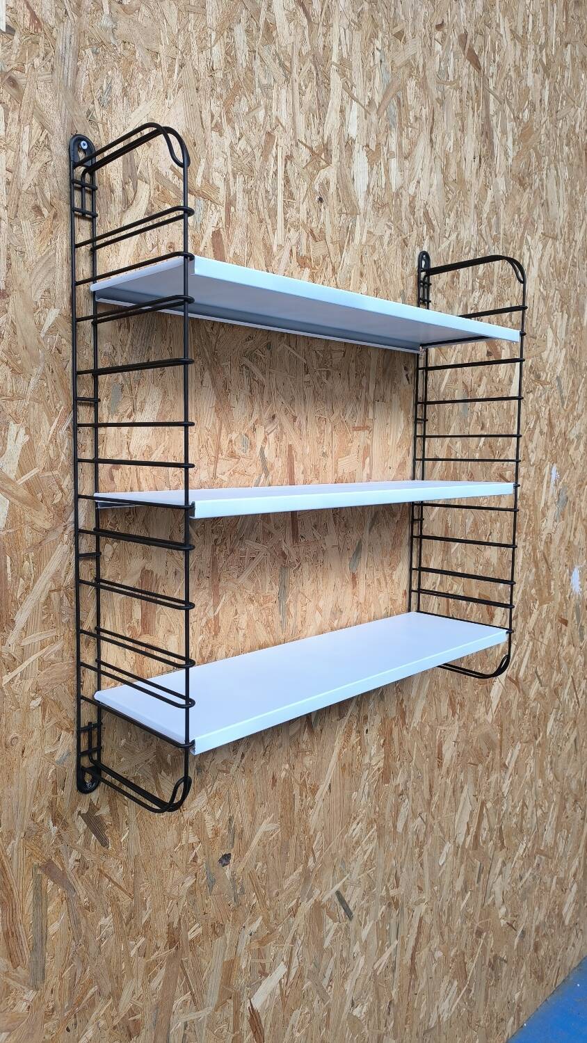 Tomado Holland modular shelving unit