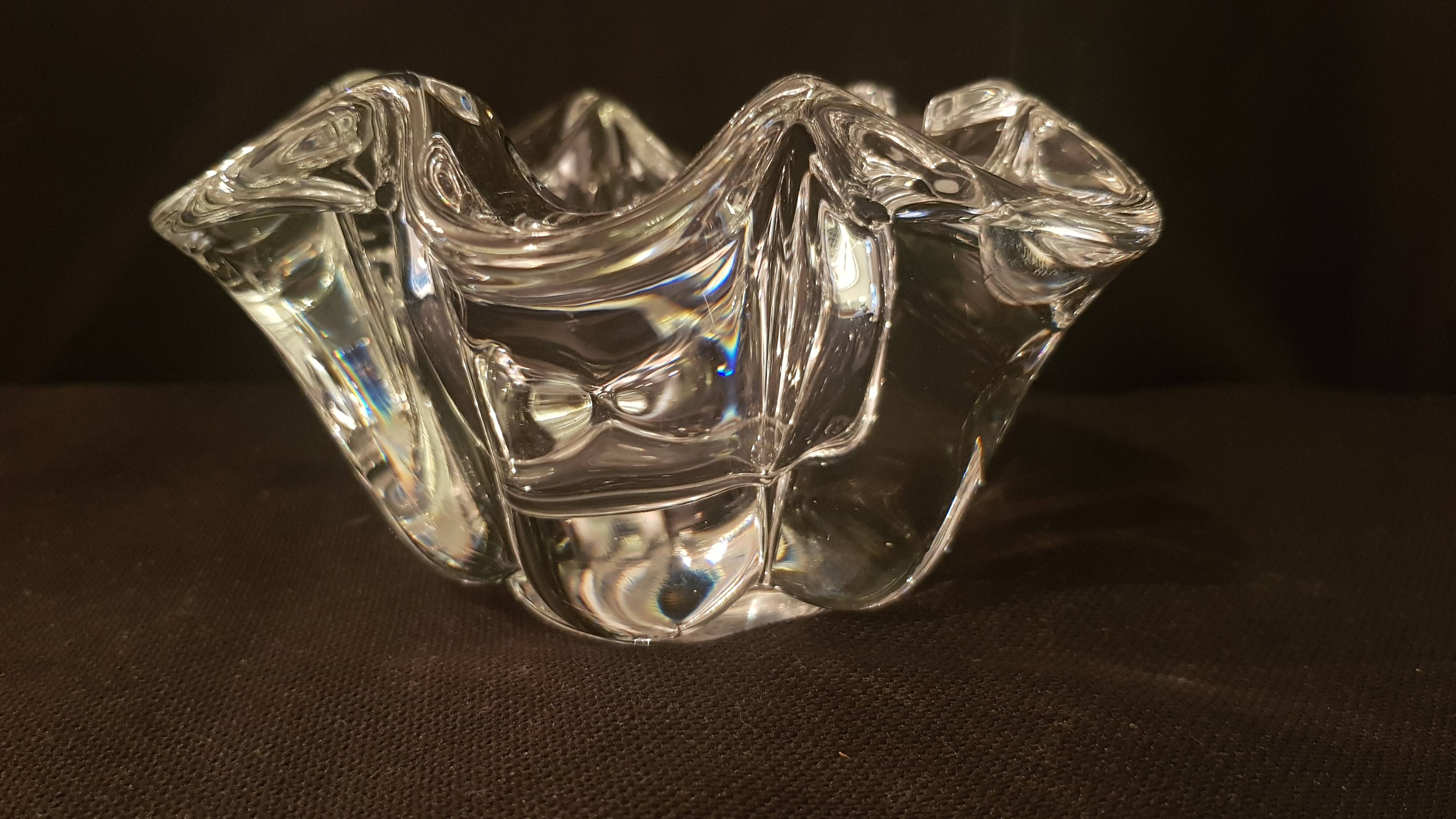 Corolla-shaped ashtray and pocket tray, Vannes Le Chatel crystal.
