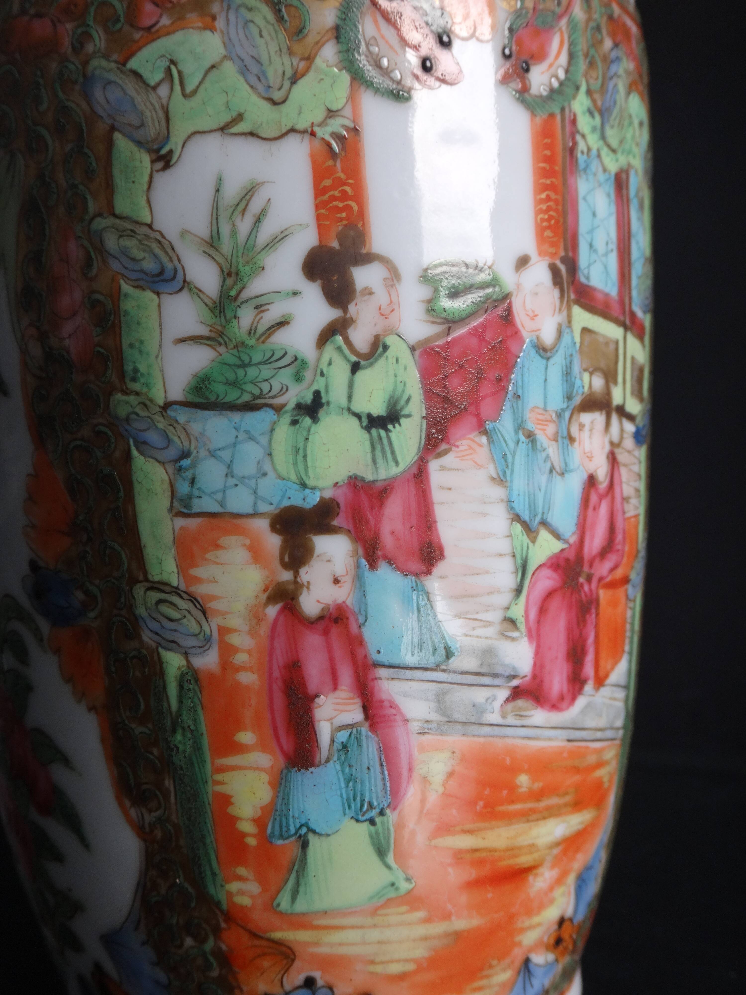 Porcelain vase Chinese fo dog 26cm China pink family Canton XIX