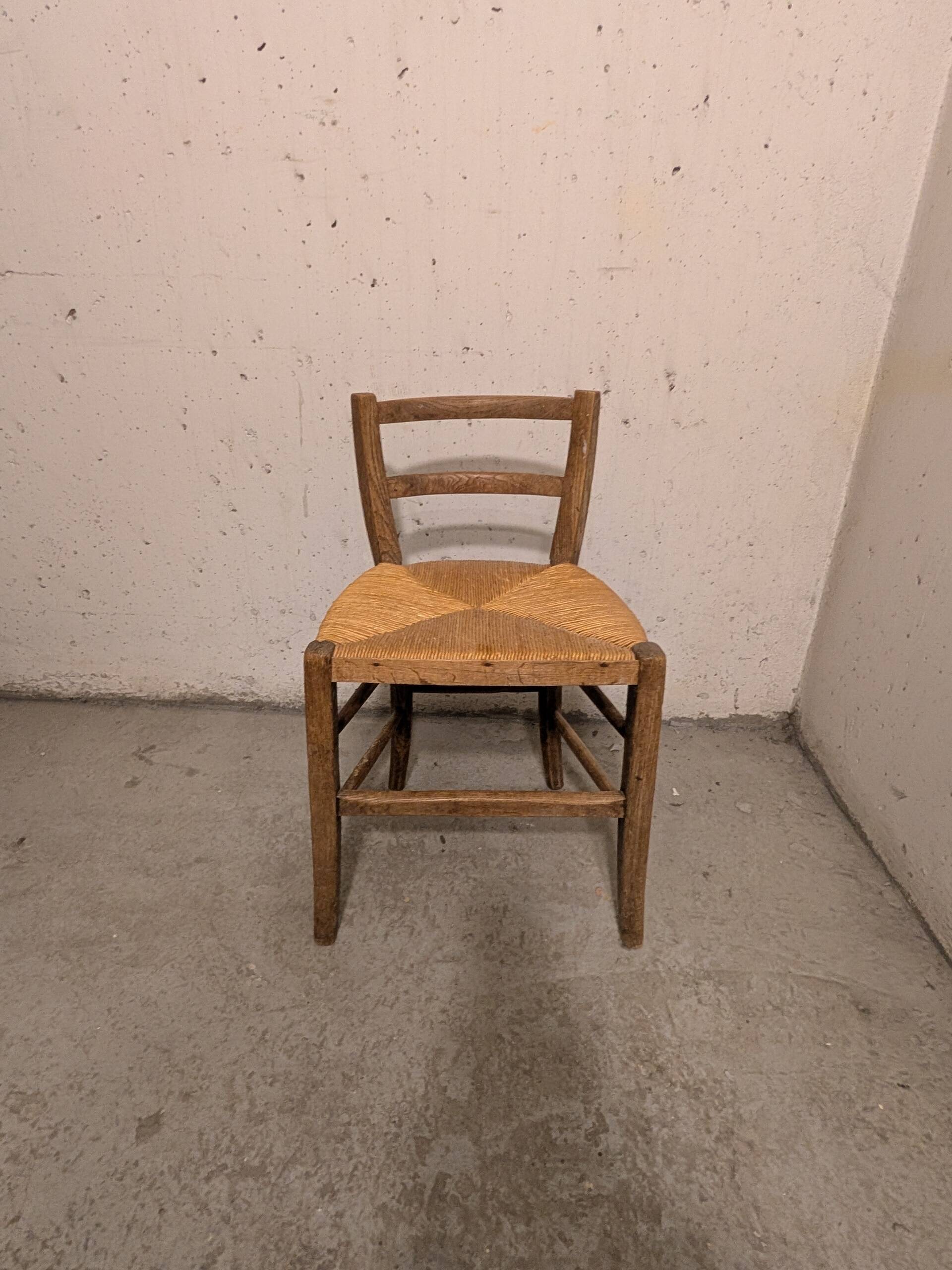 Petite chaise ancienne vintage
