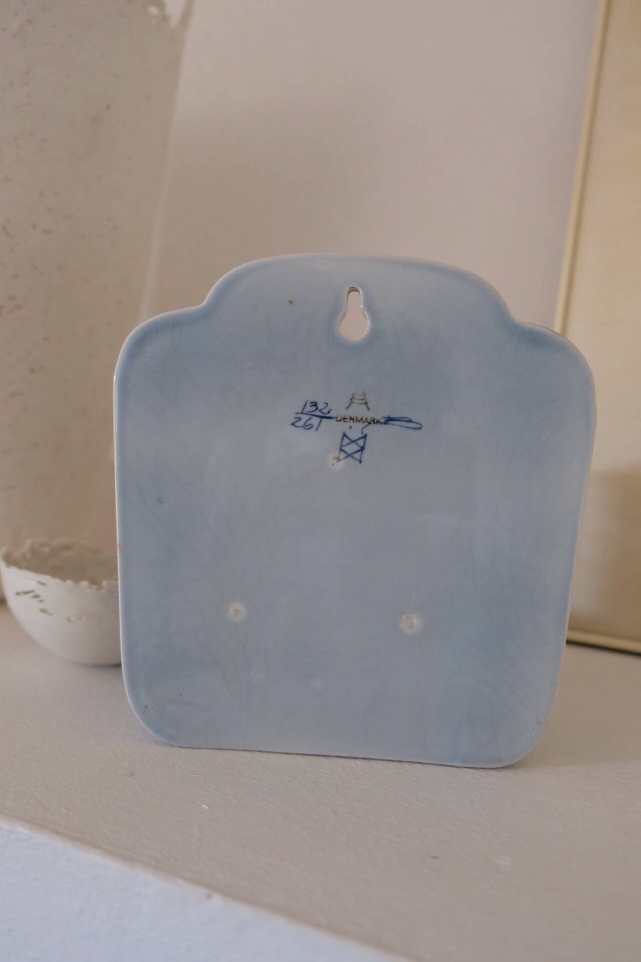 Royal Copenhagen Aluminia Tenera – wall-mounted salt pot "Crazy Bird" – Be