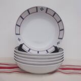 18 Basque blue and red porcelain plates with Basque crpix