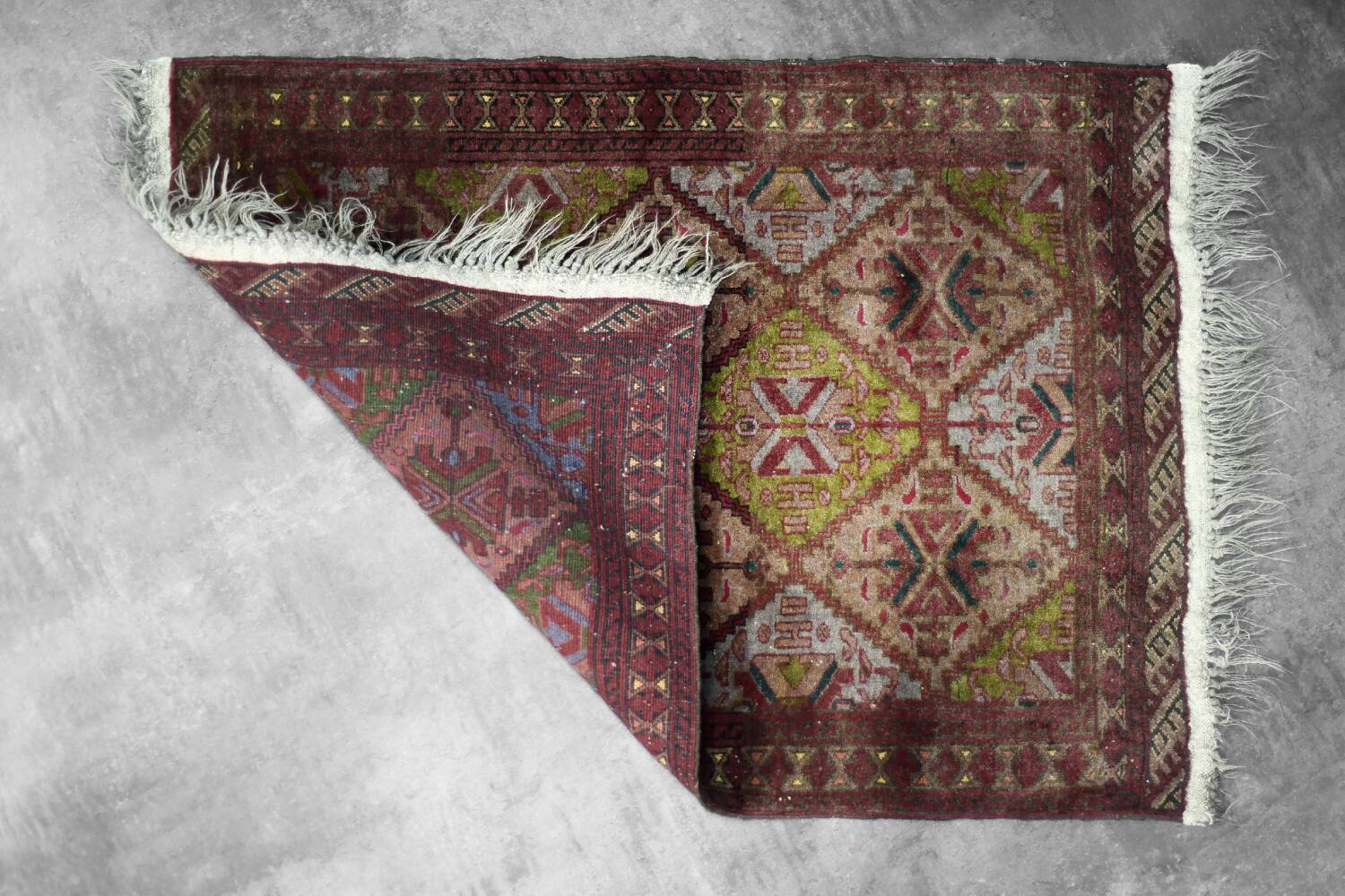 Vintage handwoven Turkmen Ersari oriental rug, 1950s.