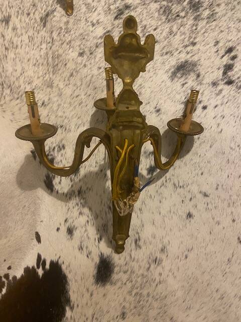 Pair of gilt and chiselled bronze wall lights with 3 lights - Louis XVI style