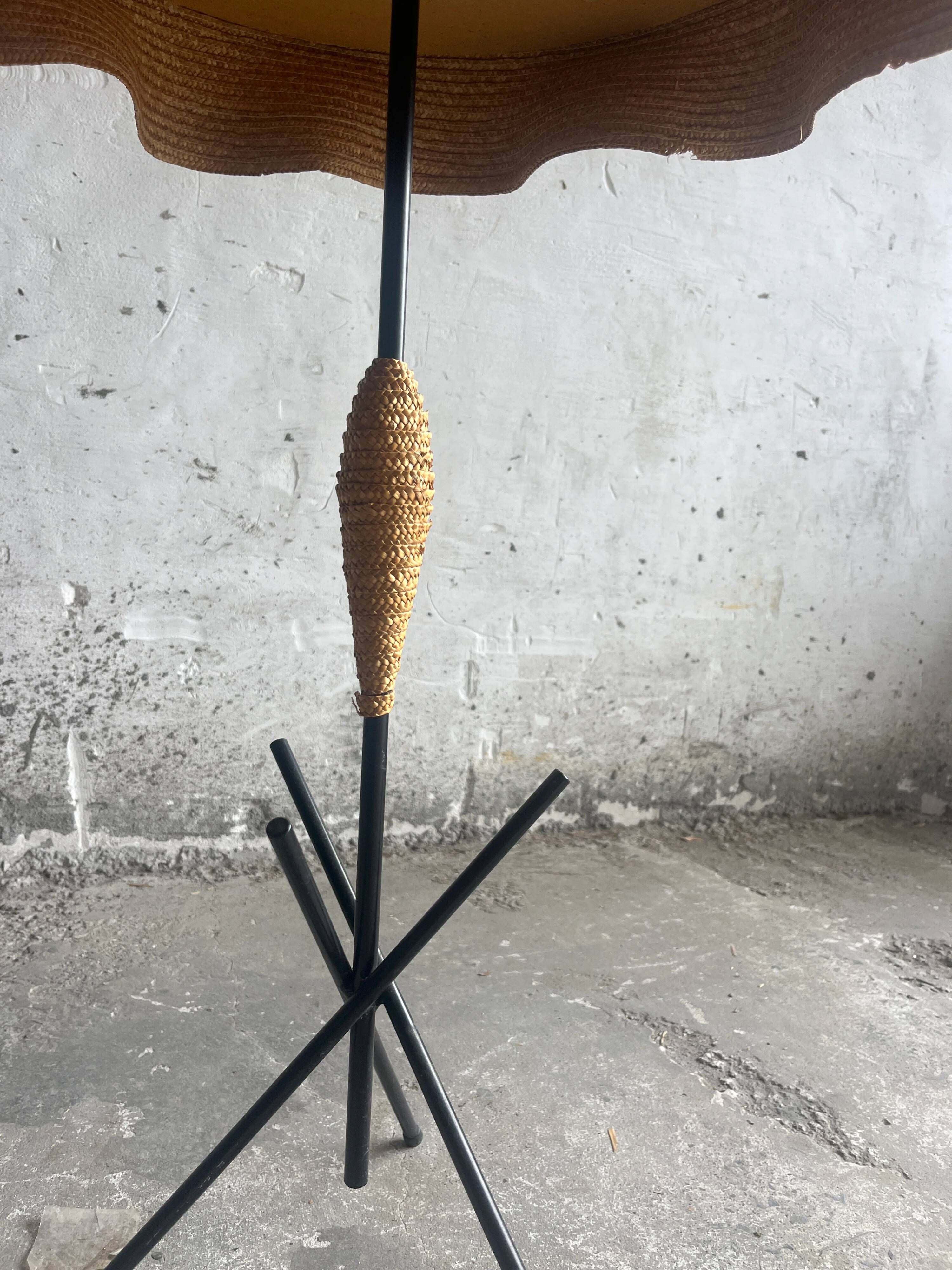 Set of 2 vintage Italian side tables in raffia.