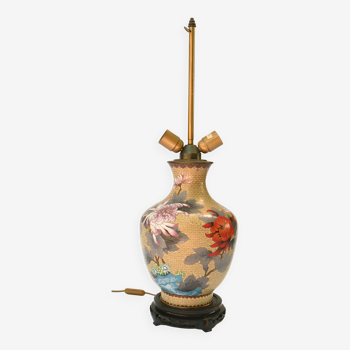 Vase en émail cloisonné monté en lampe