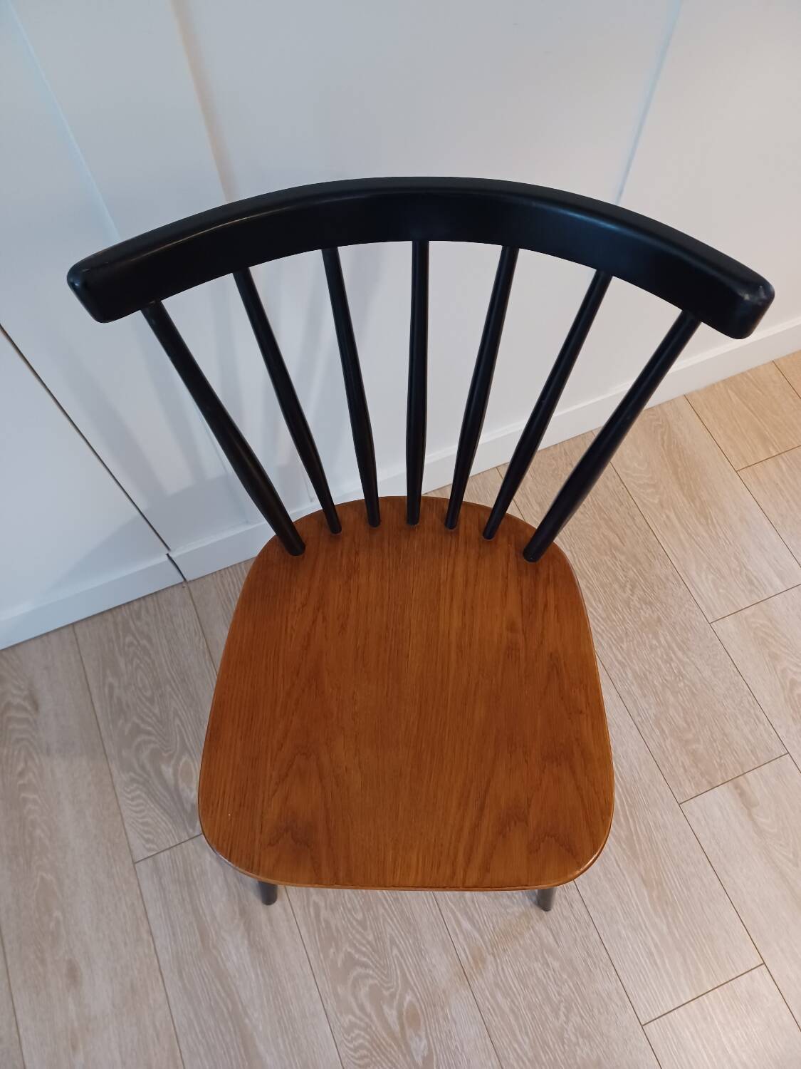 Suite de 4 chaises type Fanett