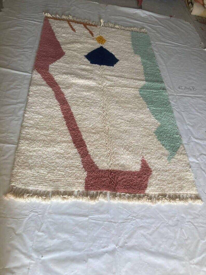 Handmade traditional Berber rug size 2/3 m