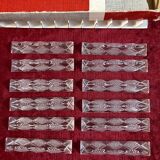 12 porte-couteaux en cristal taillé dans leur boite d'origine longueur