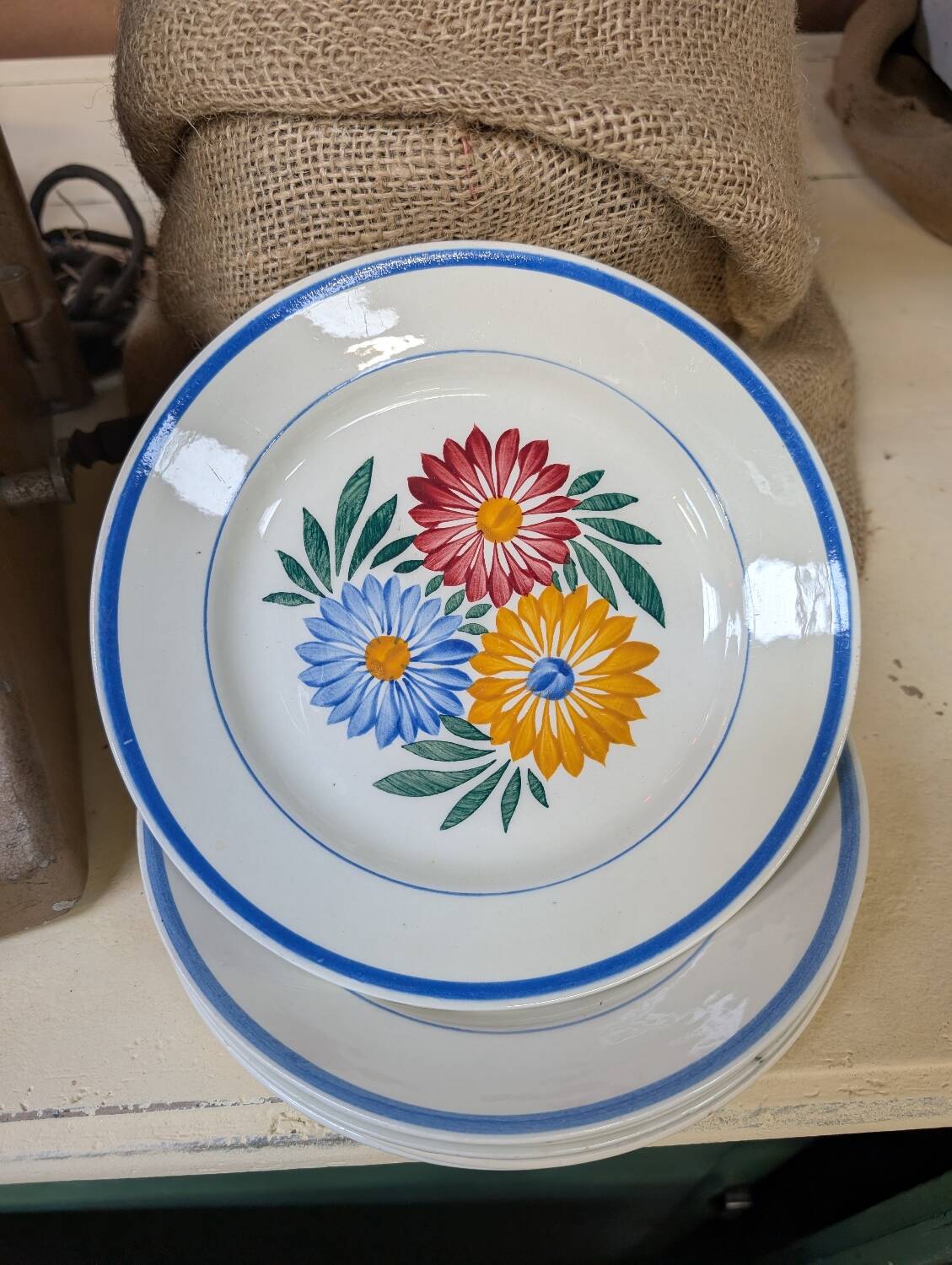 Ensemble assiettes a dessert vintage