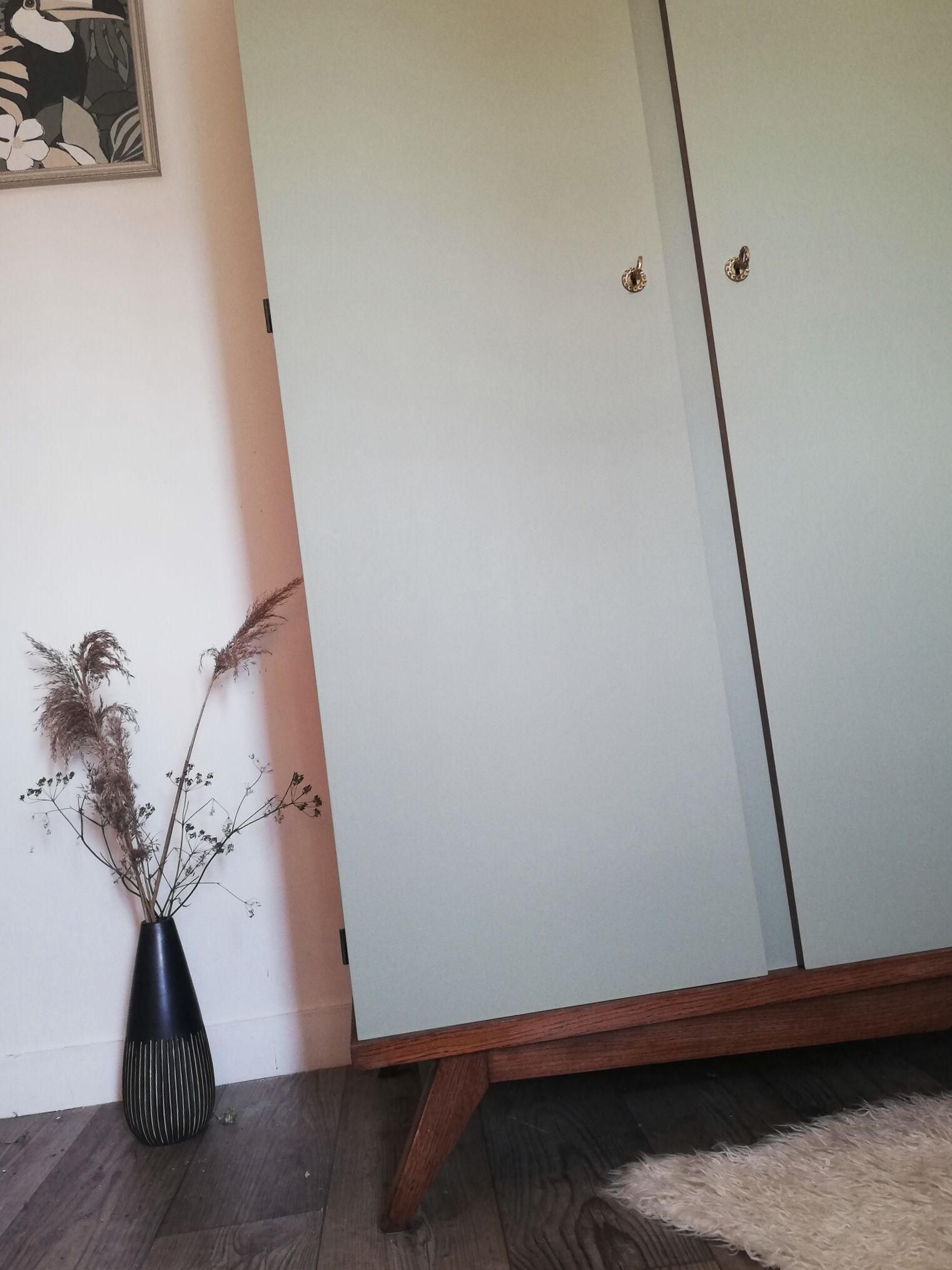 Armoire années 50 chêne et kaki clair