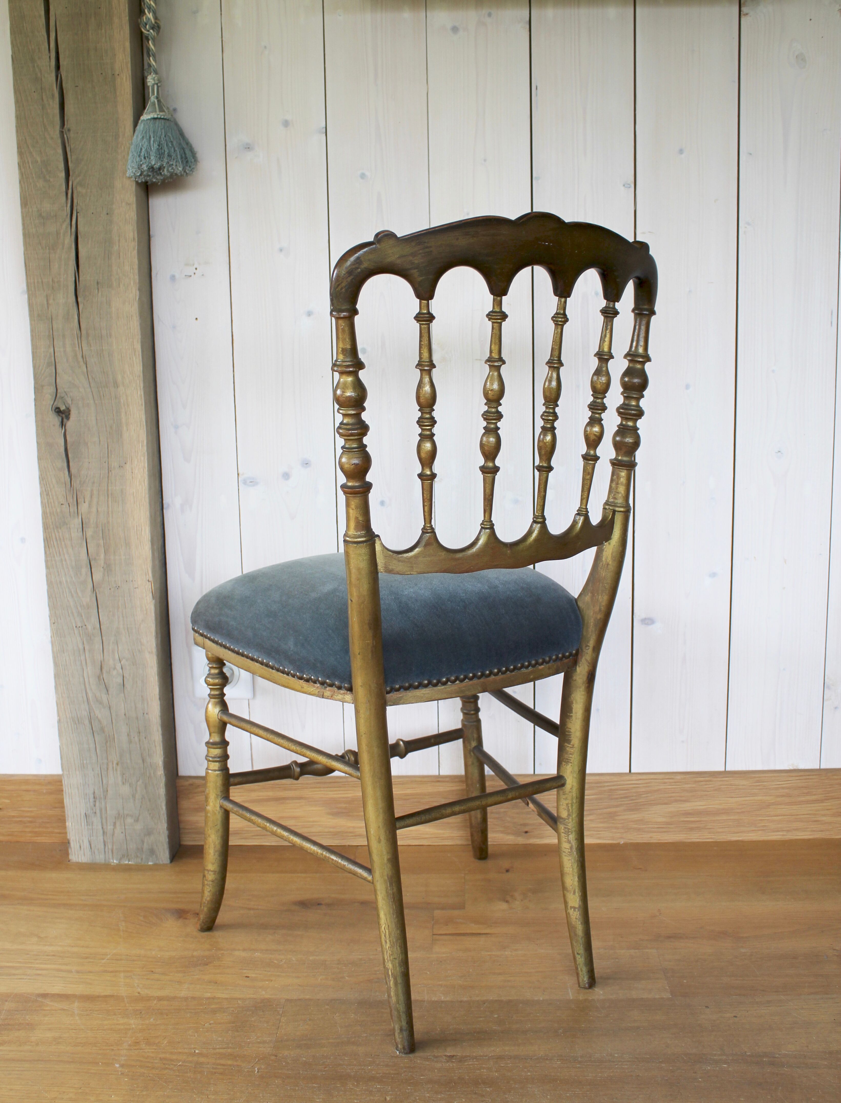 Paire de chaises dorées Napoléon III