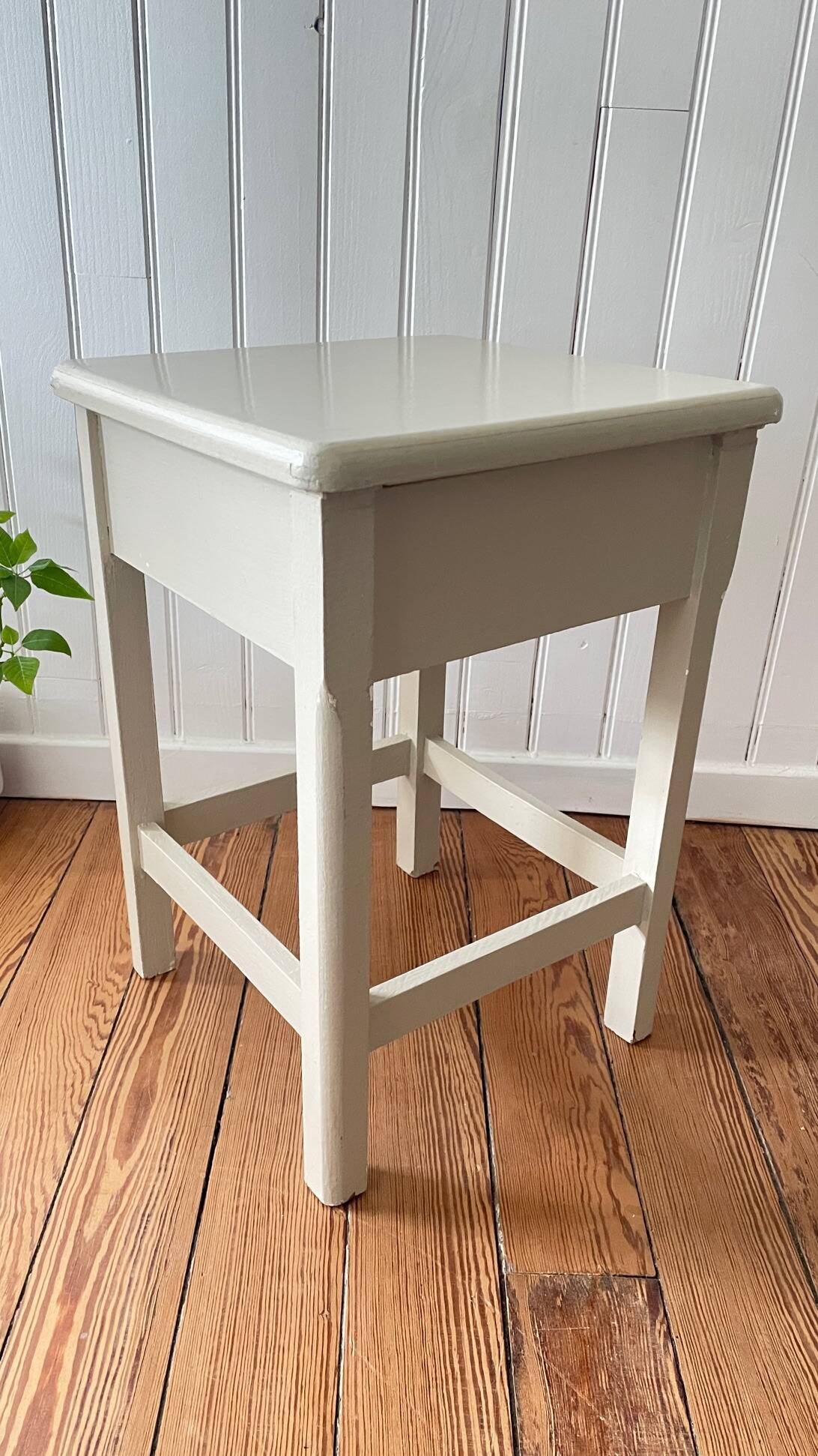 VINTAGE Beige Stool Chest