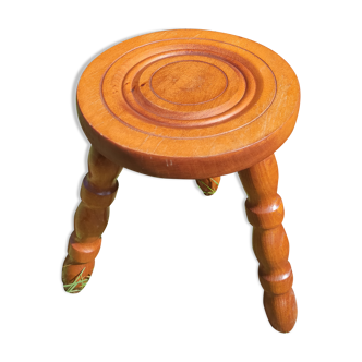 Cowherd tripod stool