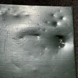 Table de jardin ou bistro pliante en tôle kaki début années 50