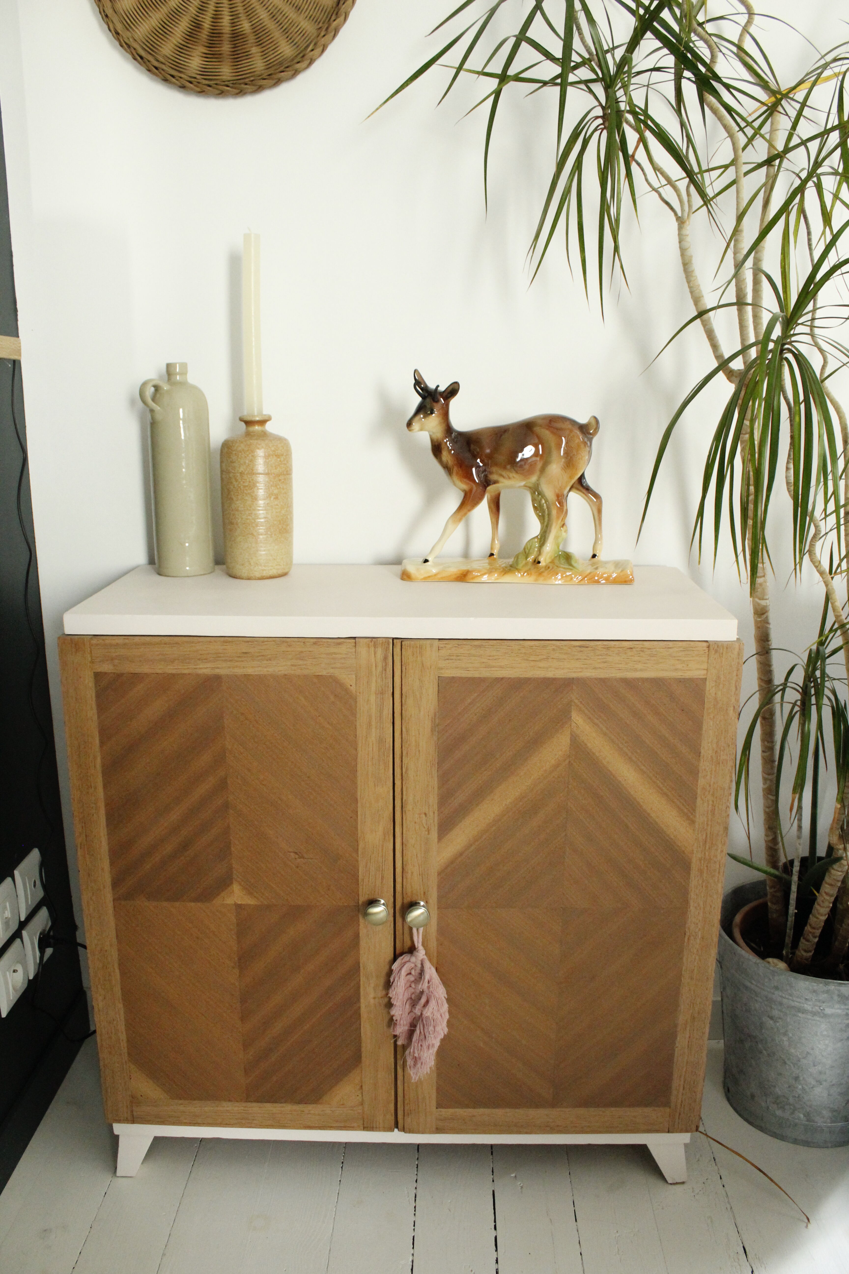 Large young chamois ceramic trinket