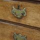 Commode ancienne en chêne anglais du XVIIIe siècle