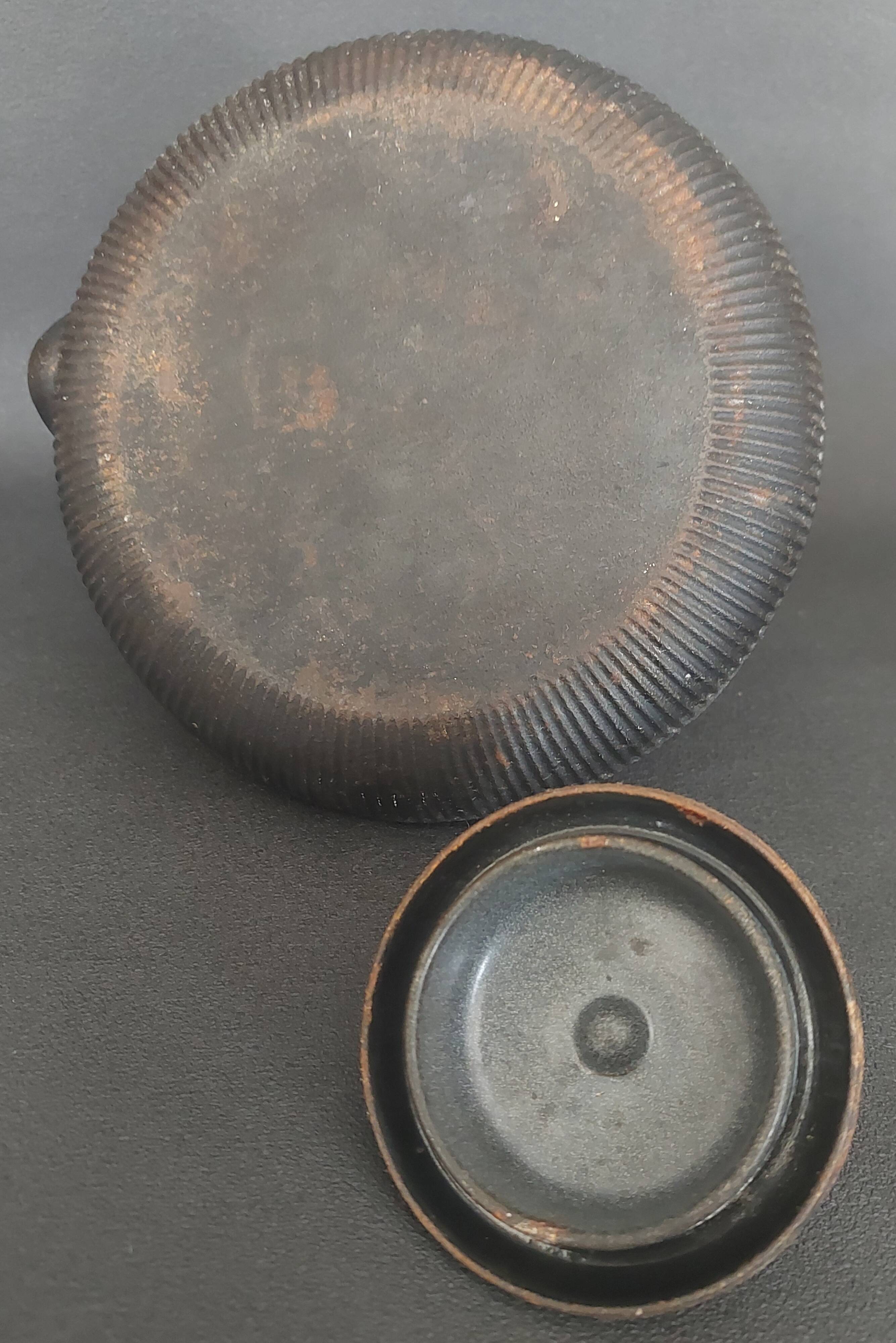 Vintage black cast iron teapot 800 ml