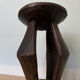 Tabouret sculptural en bois massif – Côte d’Ivoire