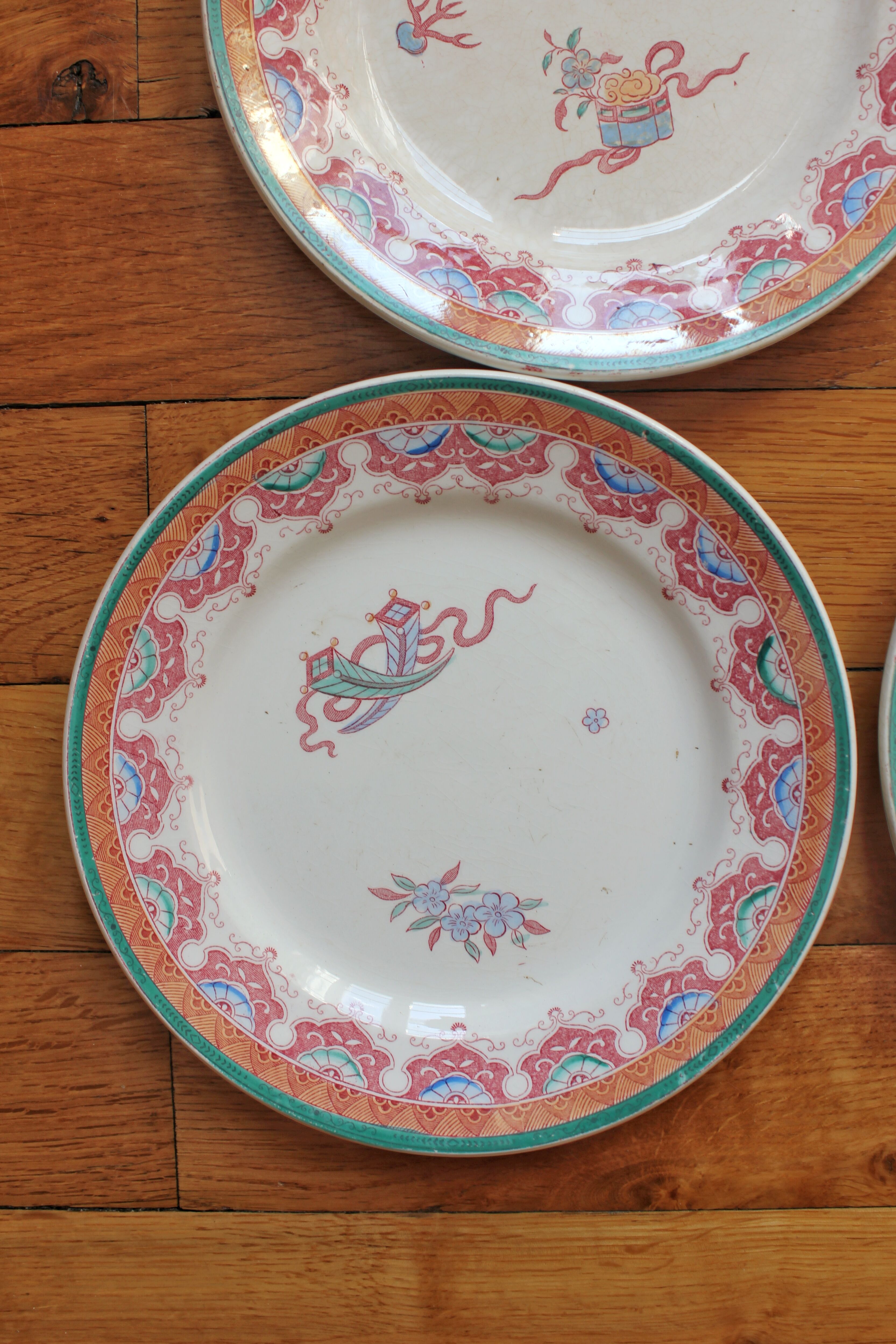 4 polychrome ironstone dessert plates, "Chinese" model, U&C Sarreguemines