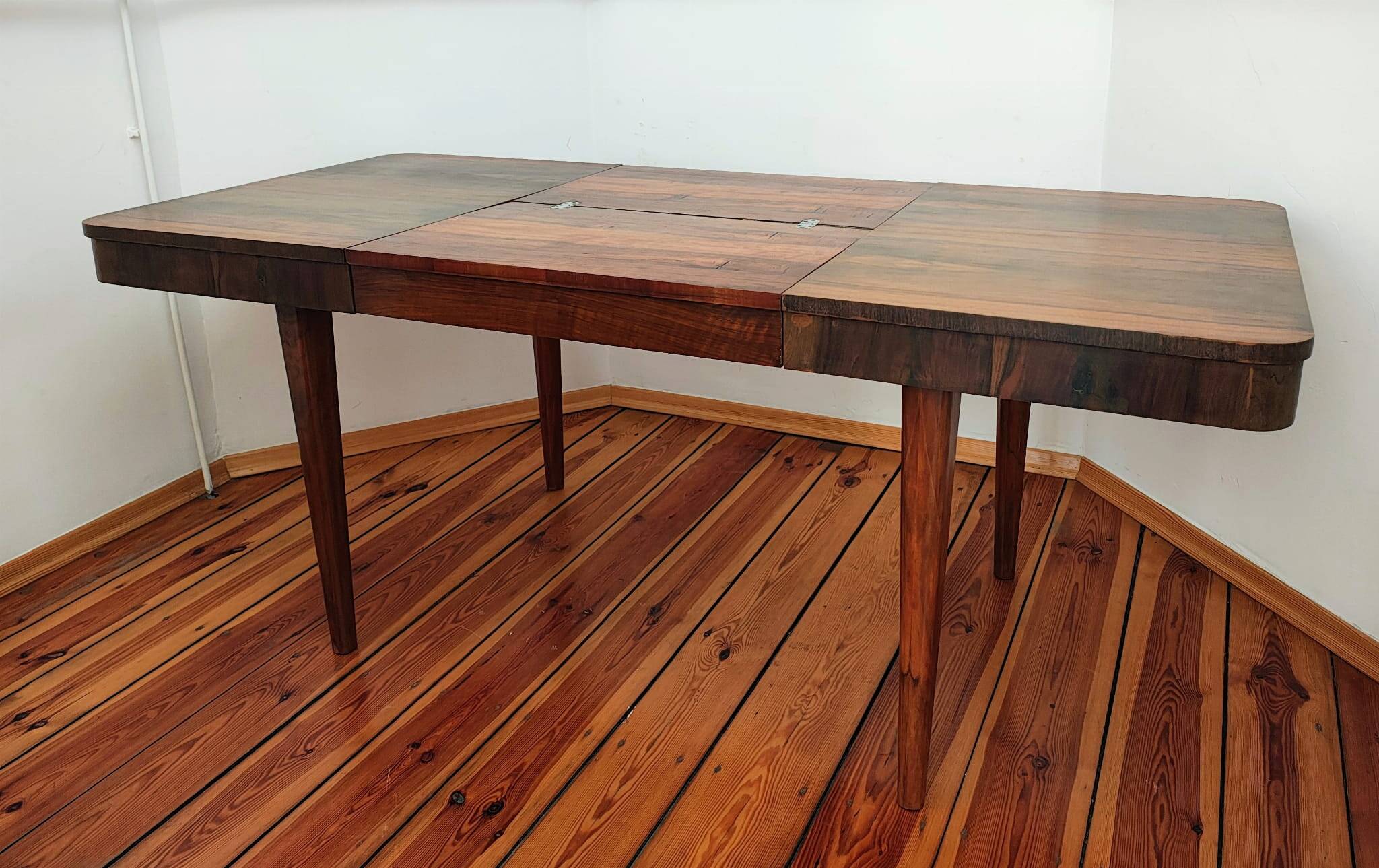 Czechoslovakian Extendable Dining Table by Jindřich Halabala for Up Závody,