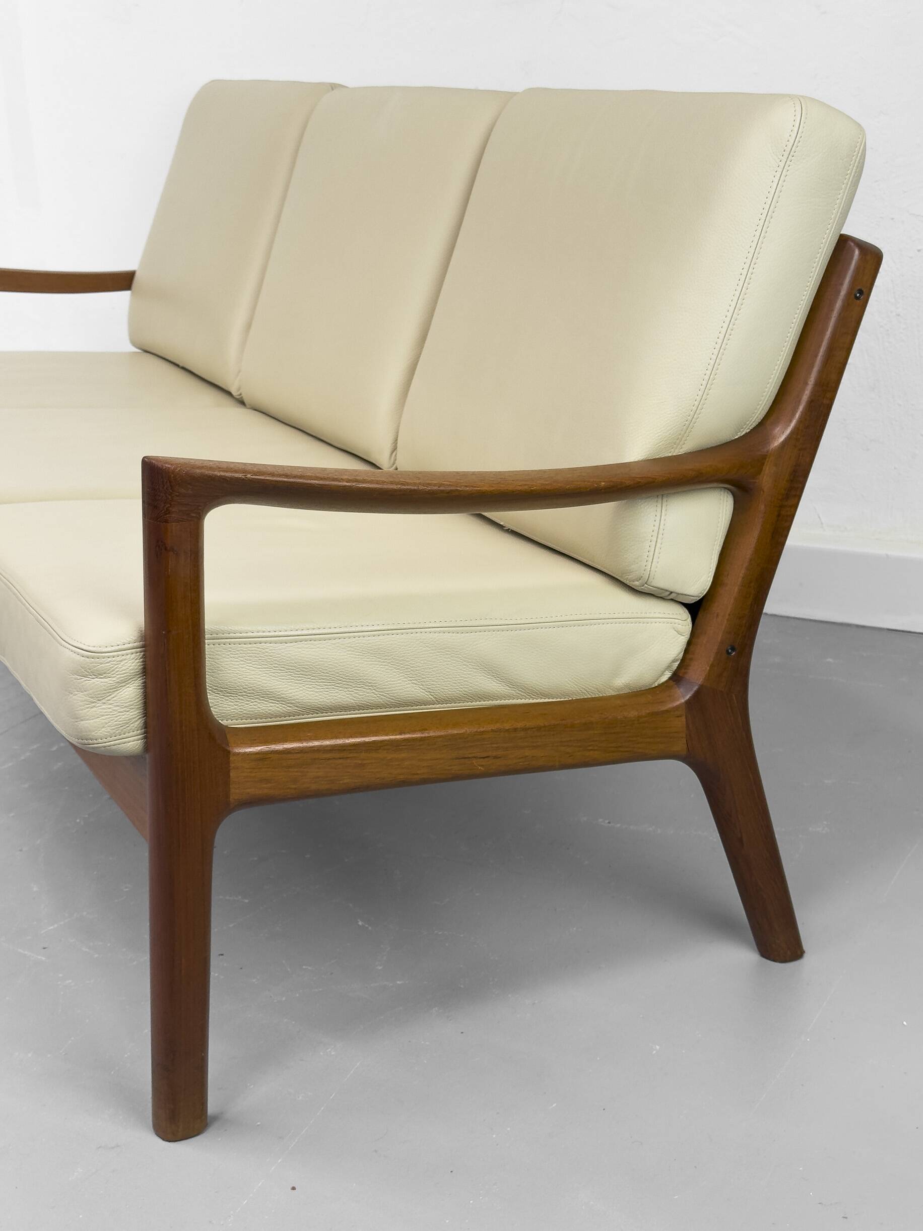 3-Seater Senator Sofa in Leather and Teak by Ole Wanscher for Cado, 1977