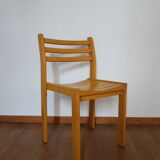 6 stackable wooden chairs