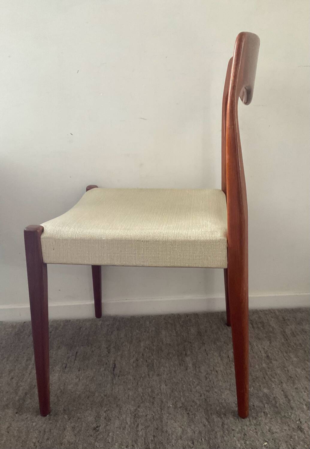 Chaise scandinave en teck