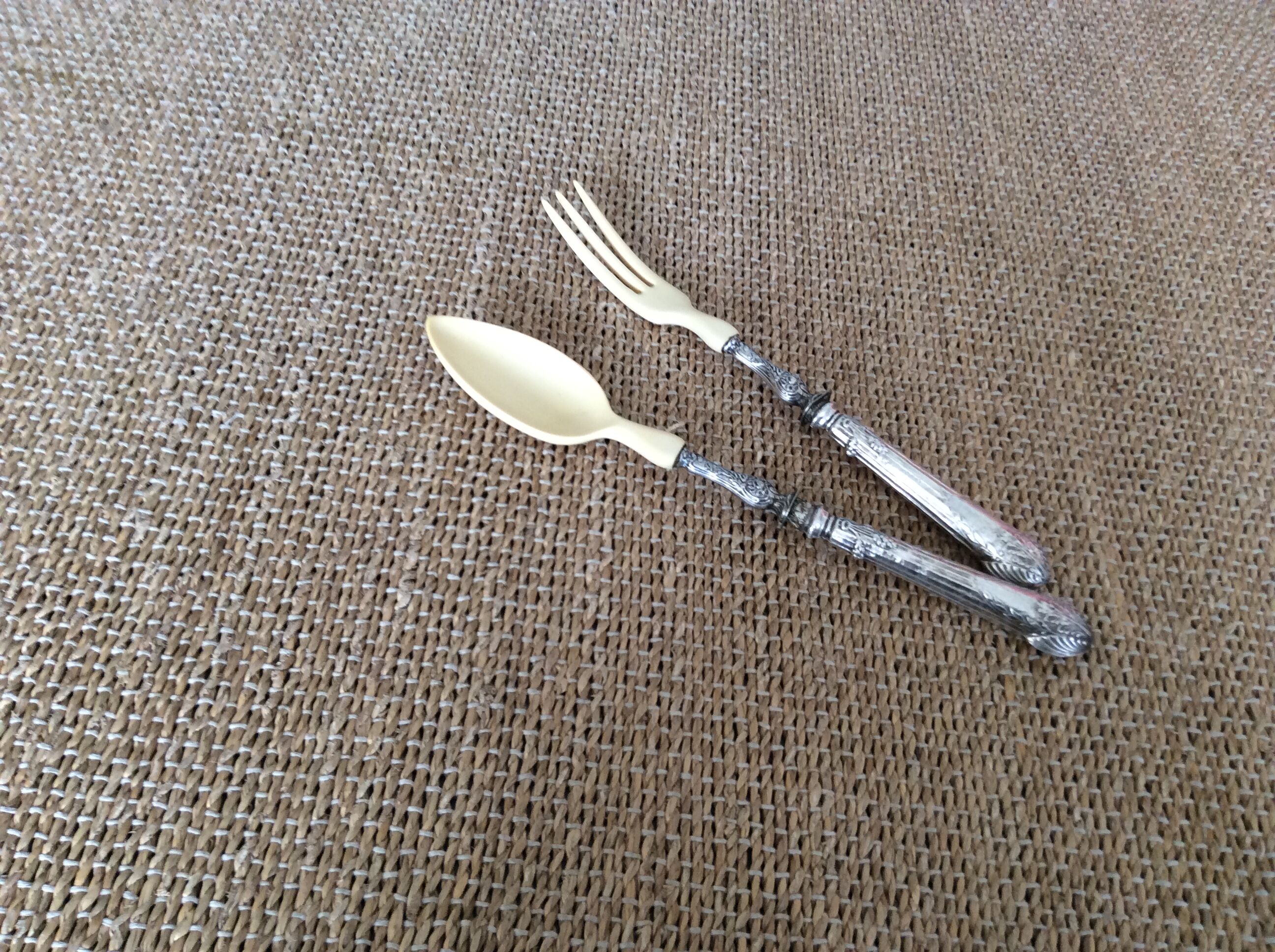 Salad cutlery