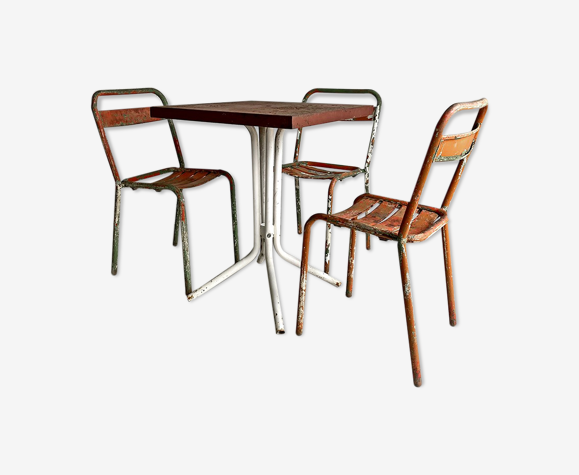 Ensemble Tolix T1 3 chaises et une table