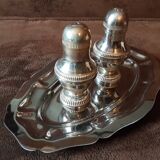 Metal salt and pepper shaker set