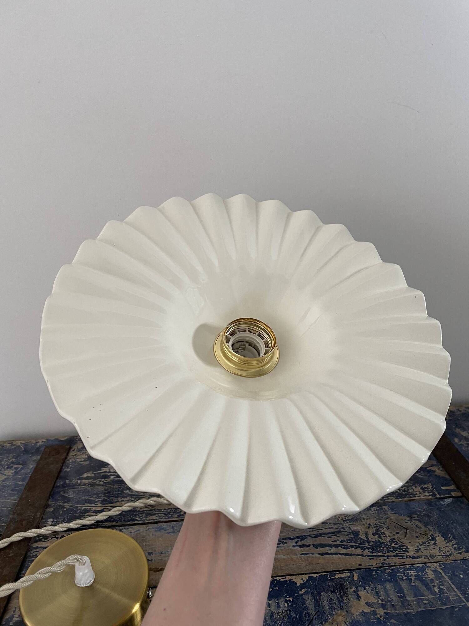 Vintage hanging in electrified toothed ceramic to nine