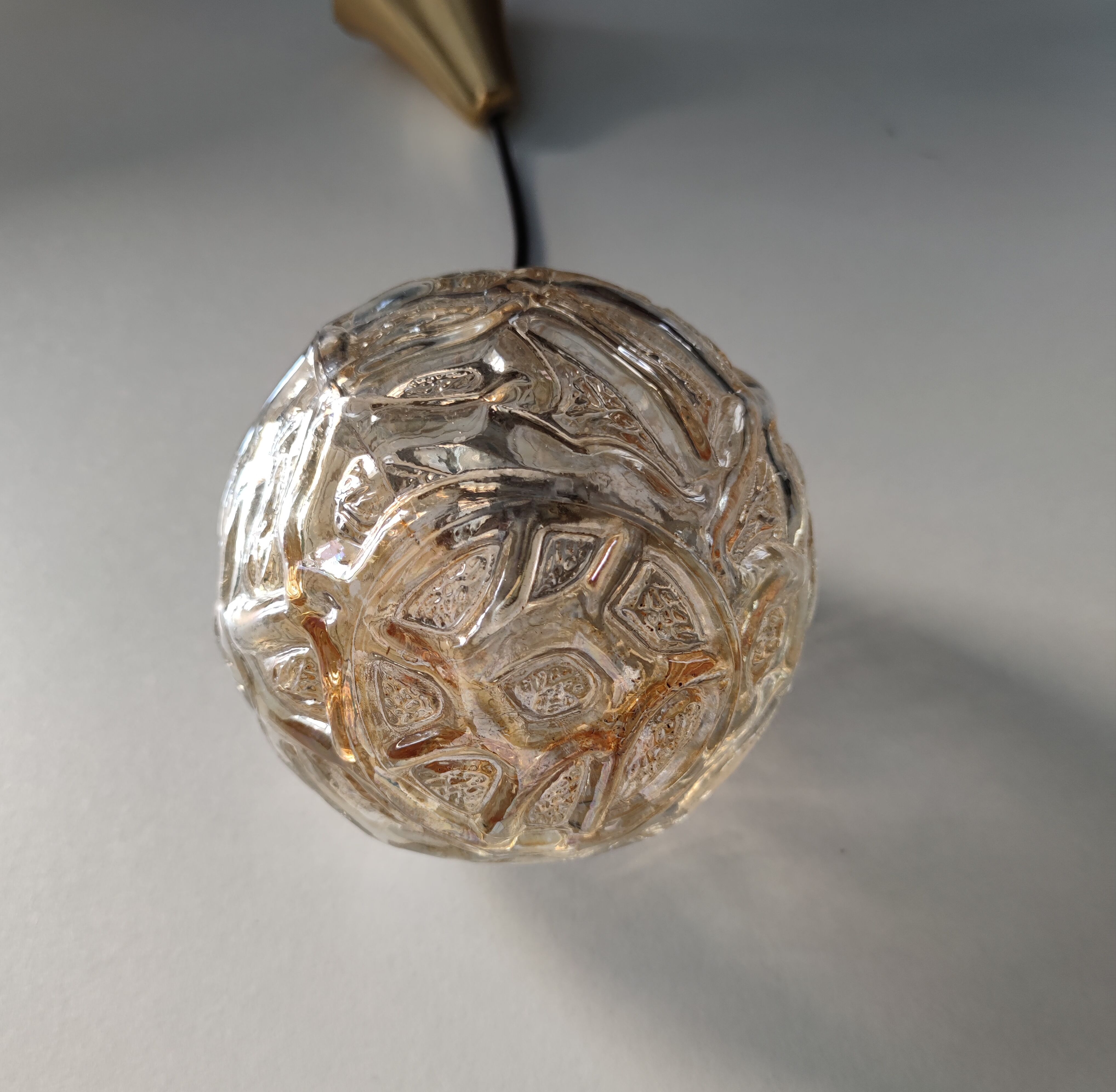 Suspension ball smoked glass