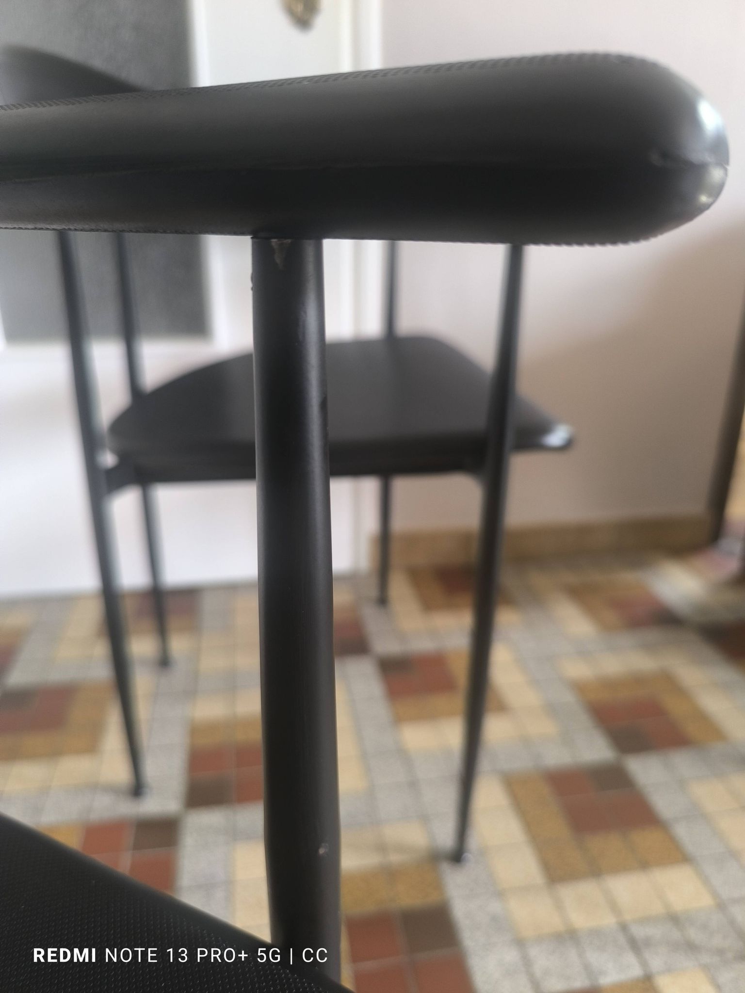 P40 fasem chairs by giancarlo vegni & gianfranco gualtierotti