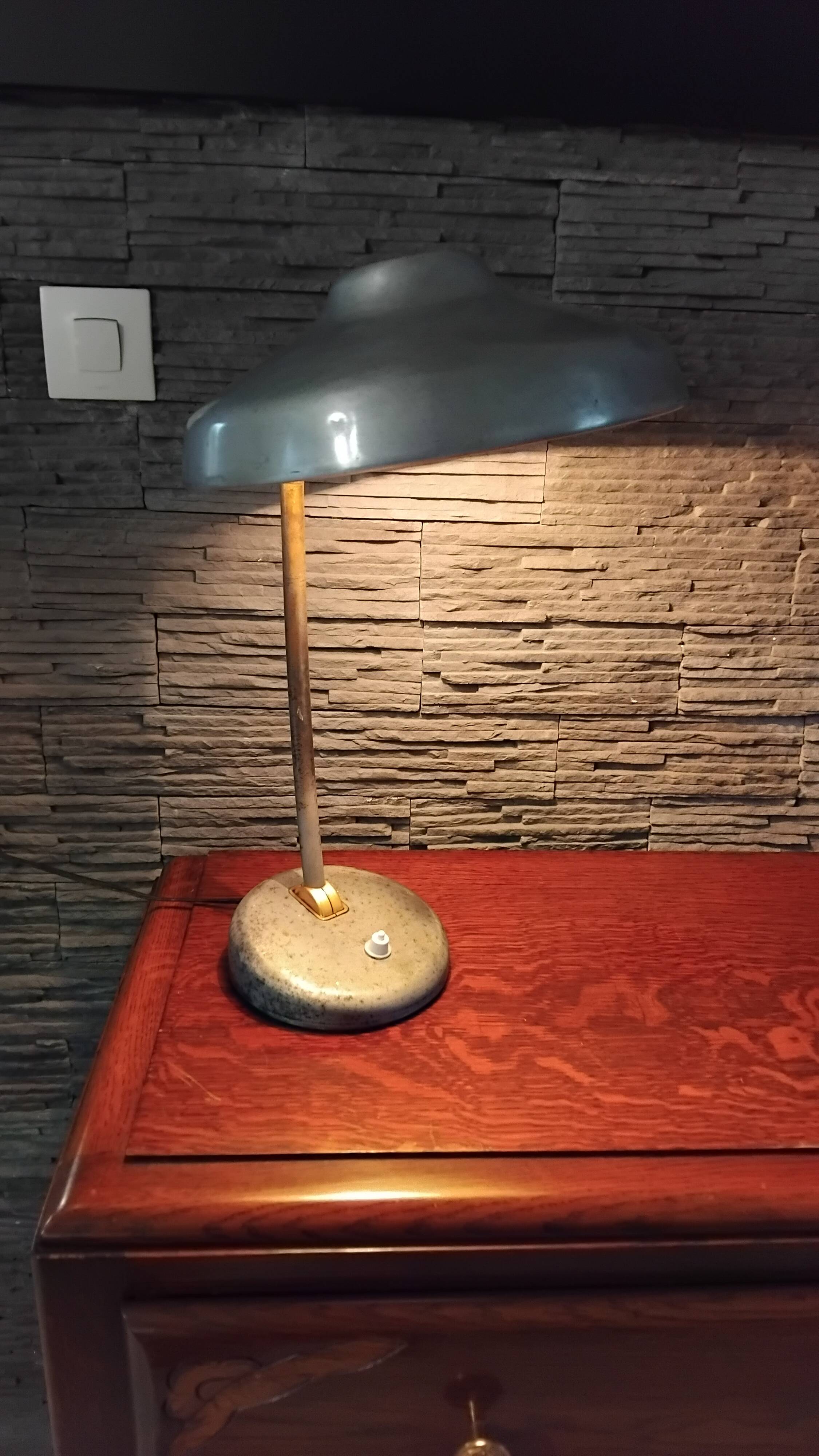 Vintage adjustable workshop lamp in aluminium from the 1930s.