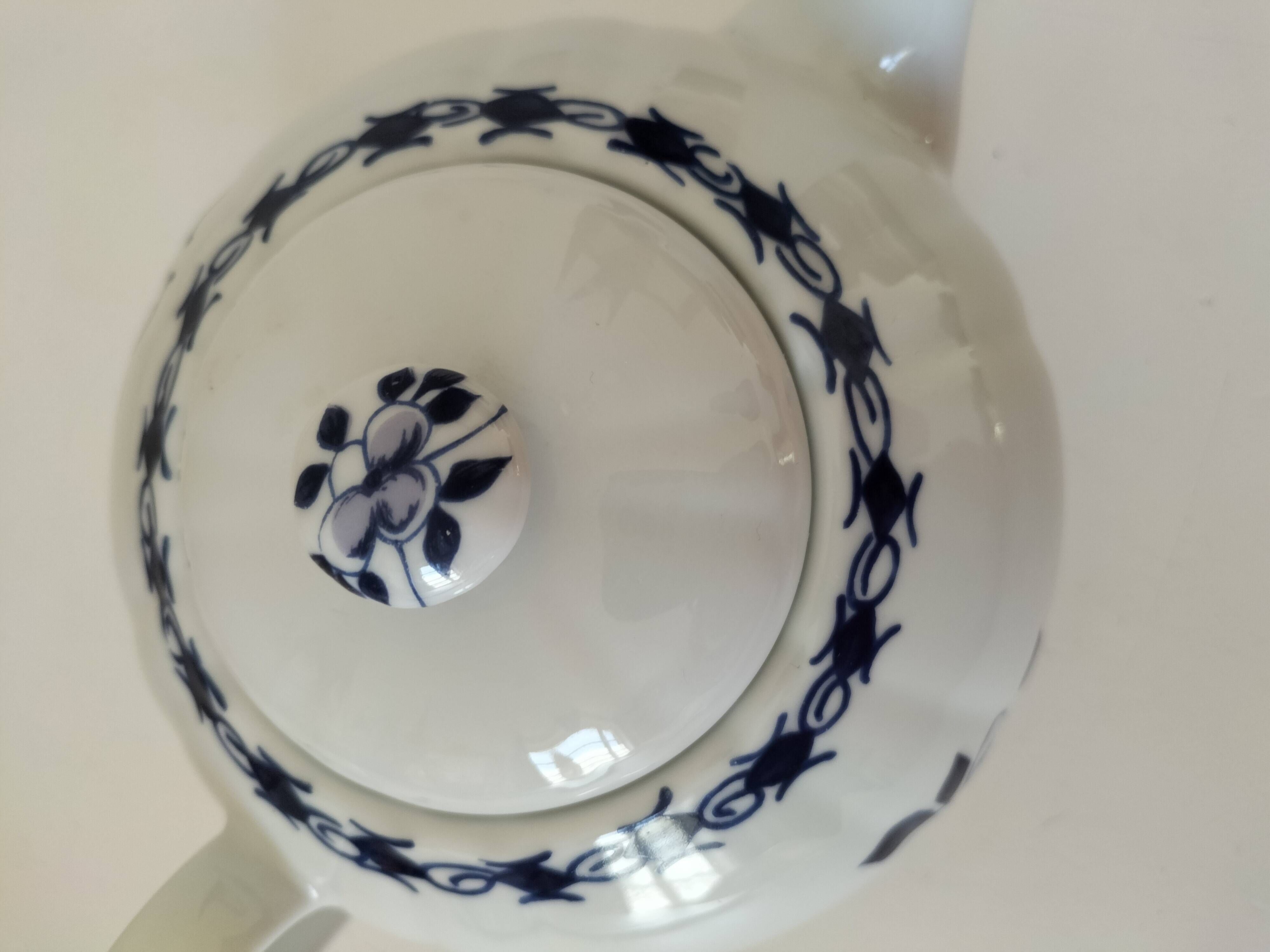 Porcelain teapot Jacques Cœur – Palanquin model