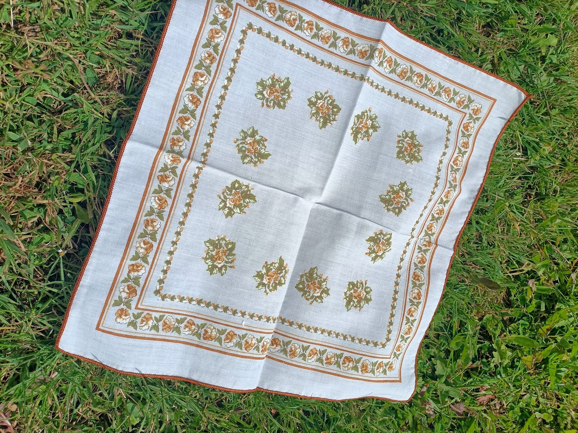 Retro table napkins x2