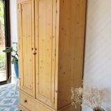 Armoire pin