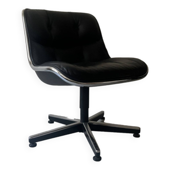 Fauteuil de bureau en cuir noir et accoudoir par Charles Pollock pour Knoll International